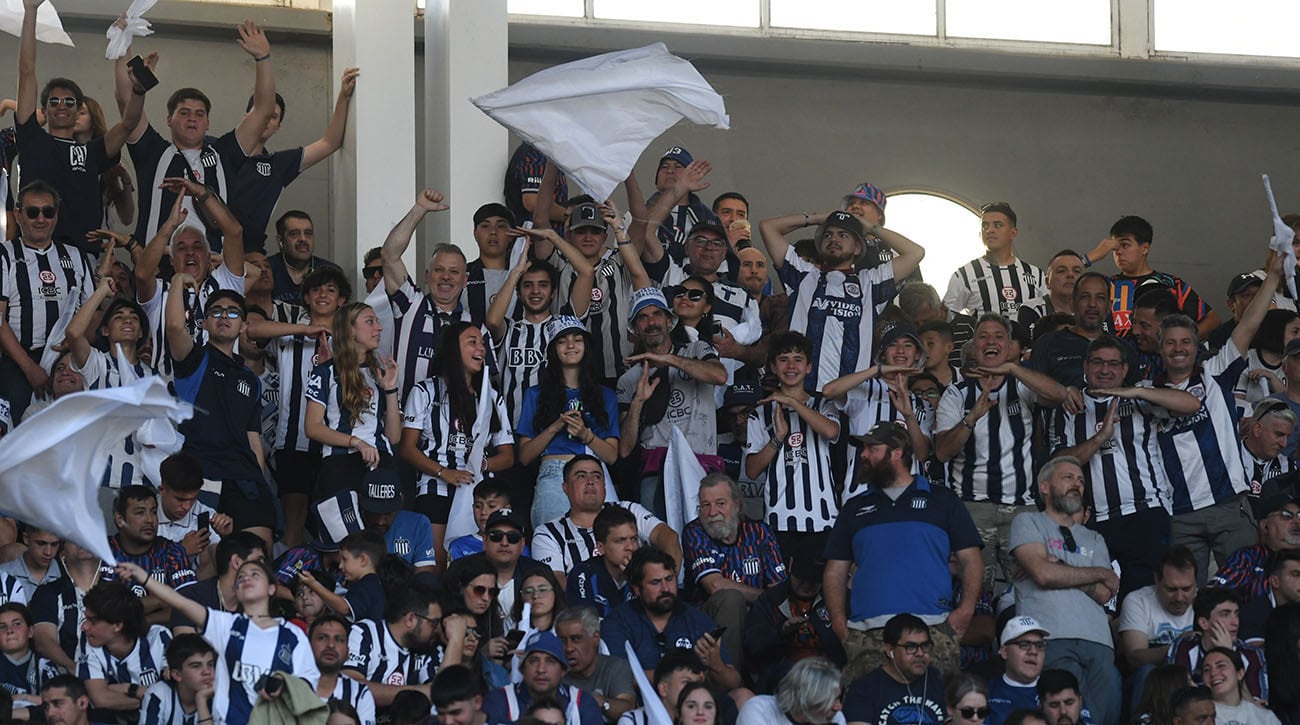 La hinchada de Talleres llenó el kémpes en el clásico ante Belgrano (Ramiro Pereyra /La Voz)