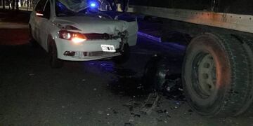 El Volkswagen Gol de la víctima quedó detenido sobre Moreno e Italia.
