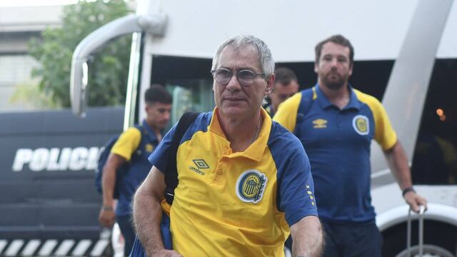 El director técnico perdió el invicto en el club después de tres partidos.