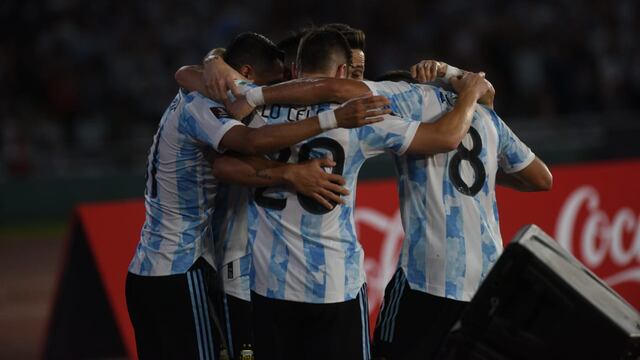 Argentina celebró ante Colombia en el Kempes, a pesar de la ausencia de algunas de sus figuras. (Foto: Facundo Luque)