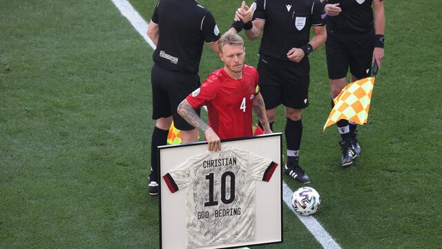 Los sentidos homenajes a la recuperación de Christan Eriksen en el duelo entre Dinamarca y Bélgica.