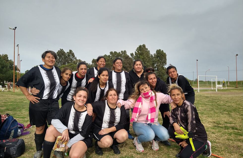 Fútbol Femenino: Venus y Ramonas continúan como líderes