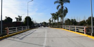 En Famaillá se inauguró el nuevo puente Saavedra