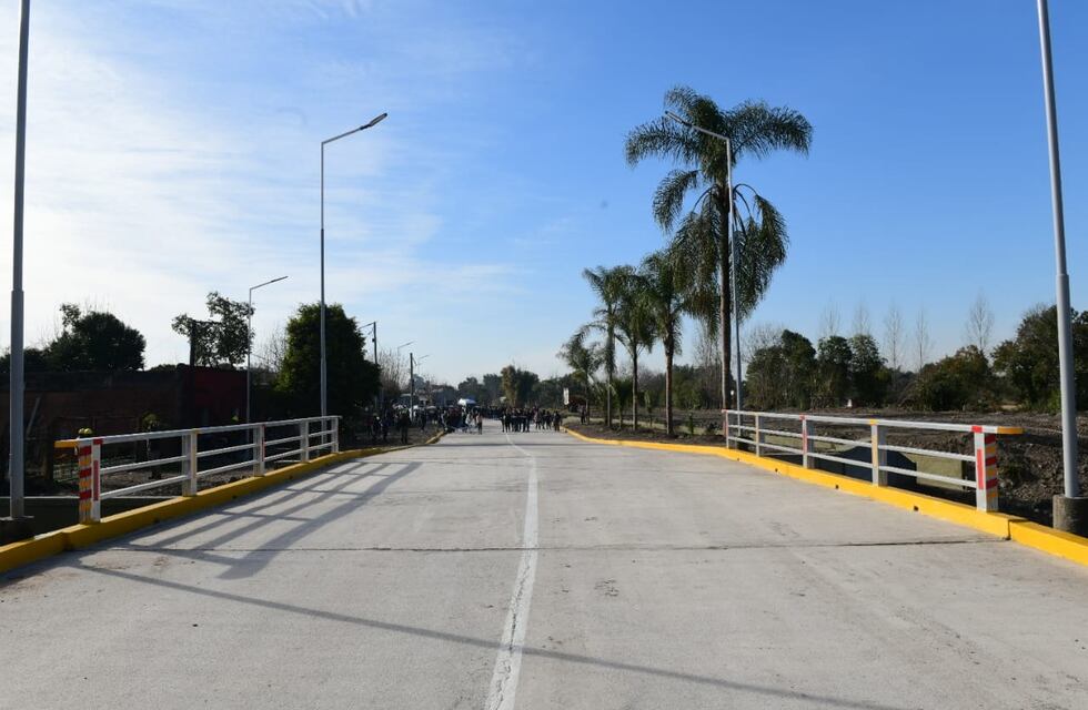En Famaillá se inauguró el nuevo puente Saavedra