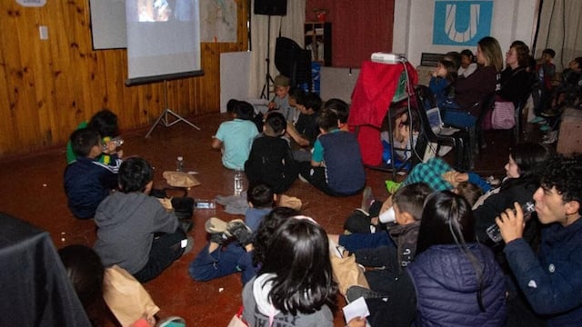 “Cine en tu barrio” llegó a La Cantera