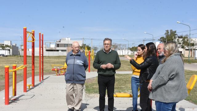 Construcción de la plaza del barrio El Bosque