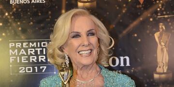 Mirtha Legrand con su Martín Fierro en 2017.