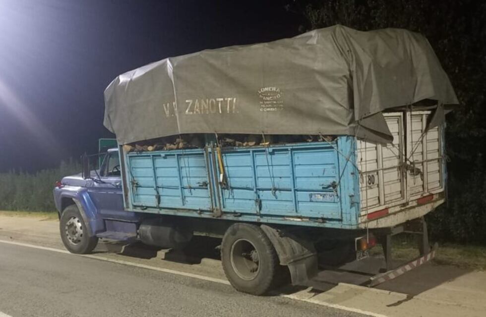 Ruta 38: murió un motociclista en un choque contra un camión y el conductor se fugó