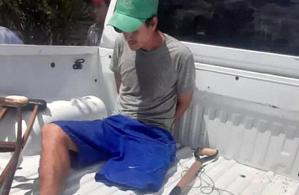 Con solo una pierna, un chaqueño saltó un portón para robar una pala y la secuencia quedó filmada