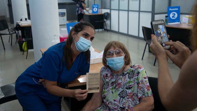 Vacunación contra el coronavirus en Rosario. (Municipalidad de Rosario)