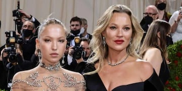 Lila Moss siguió los pasos de su madre Kate Moss en el mundo de la moda.