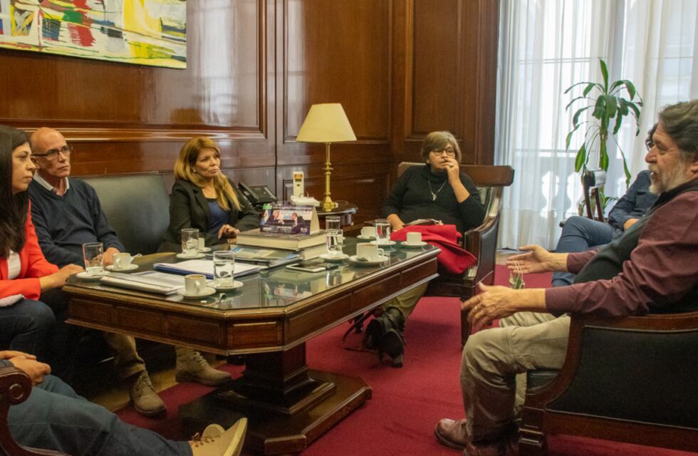 Natalia Nieto gestiona una sede del Banco Nación en Pérez