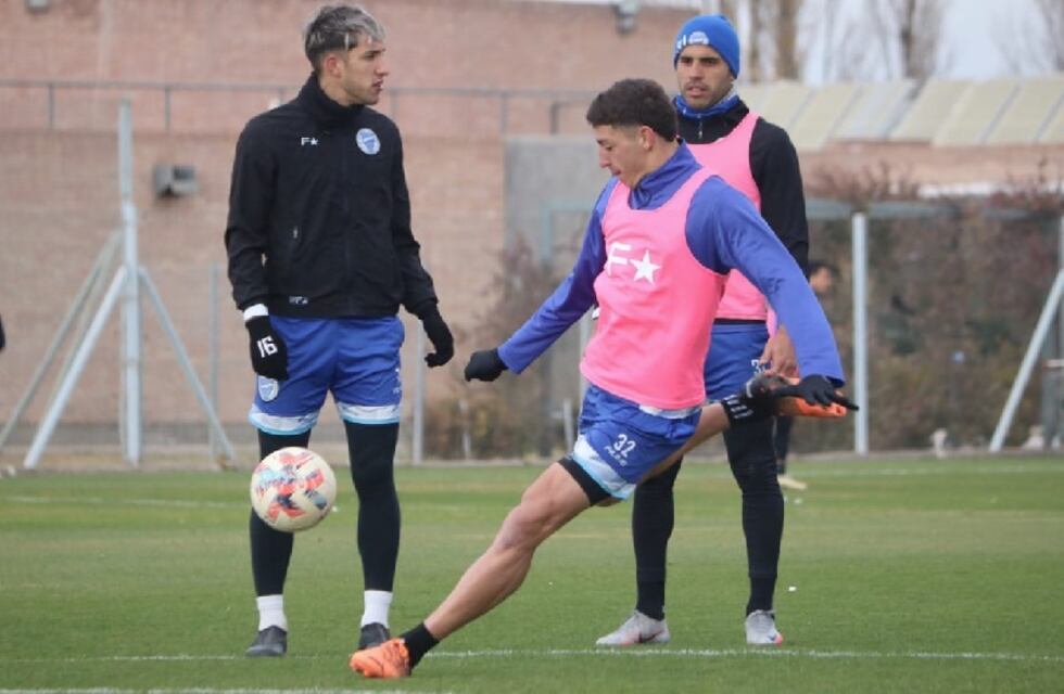 Godoy Cruz espera refuerzos, pelea contra el descenso y enfrenta el desembarco de Colón