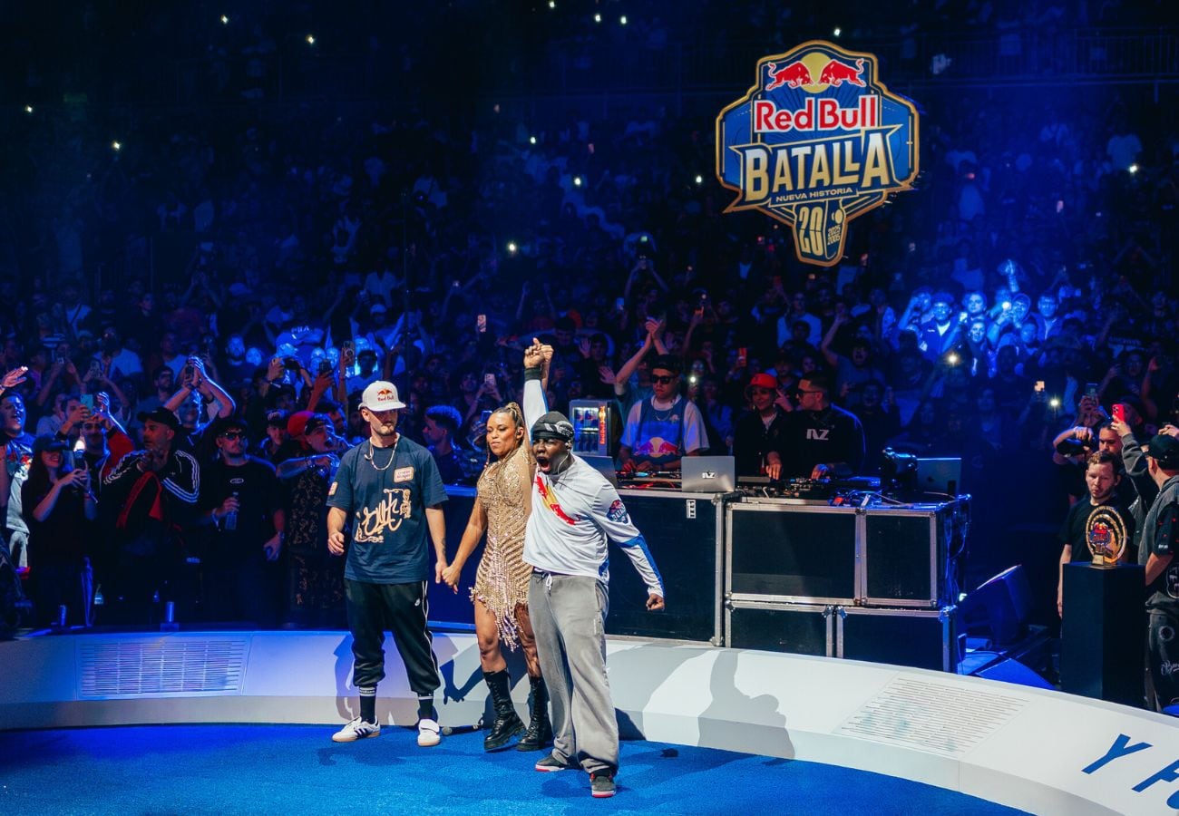 Quién es Fat N: El freestyler colombiano de 19 años que se consagró Campeón de Campeones por los 20 años de Red Bull Batalla