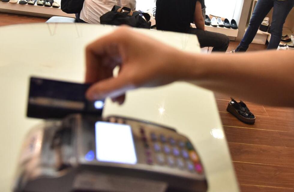 Inflación en la Argentina: cuál es la fórmula para comprar en cuotas y ganarle la carrera a los precios