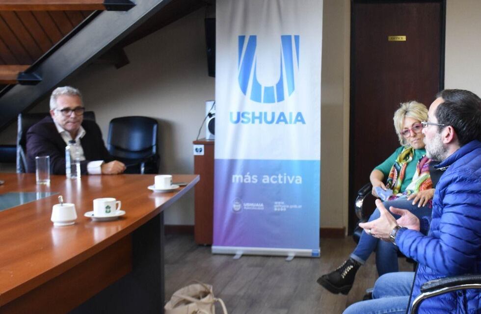 El Municipio se reunió con representantes de las escuelas experimentales