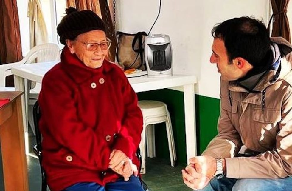 Autor del libro “La música de la brisa” insiste en la necesidad de implementar un programa municipal de alfabetización para adultos en Pérez