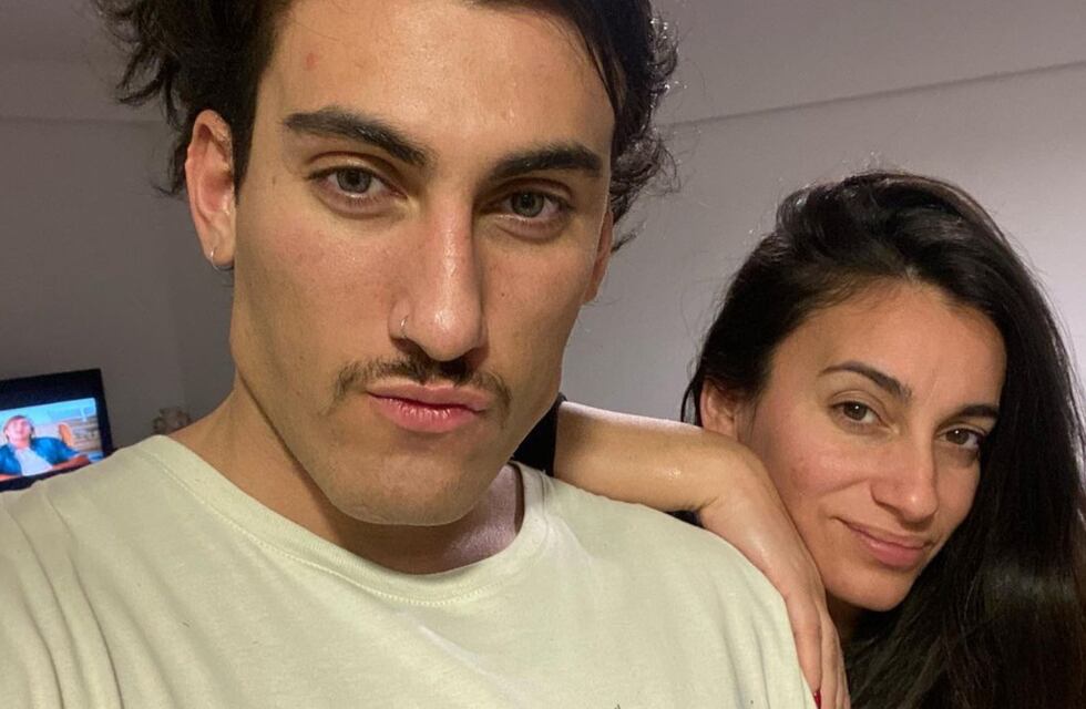 La mamá de Tomás Holder se fotografió con una microbikini roja y revolucionó las redes