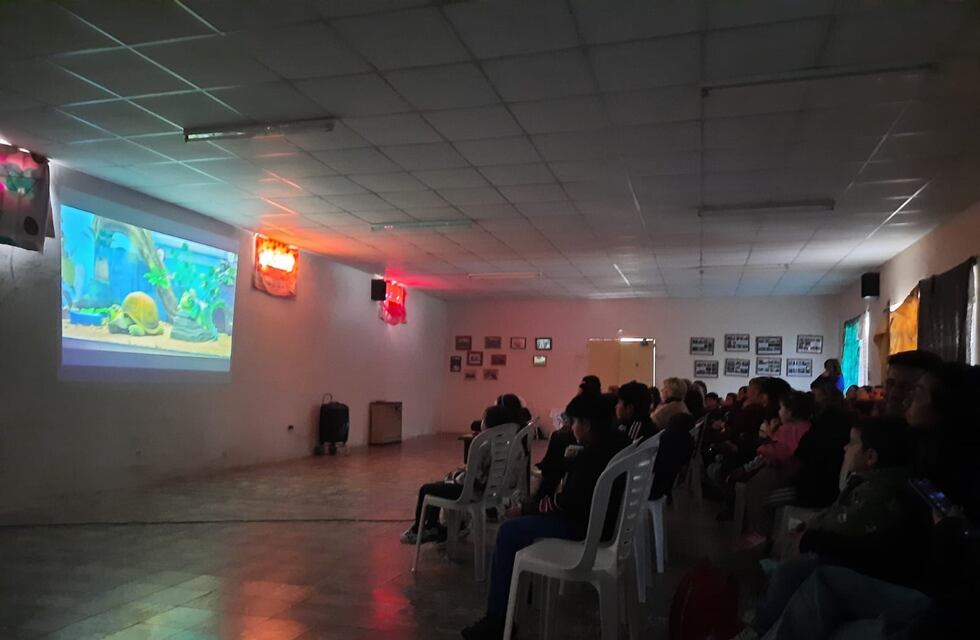 Punta Alta: gran participación del cine gratuito en el barrio Nueva Bahía