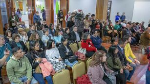 Mucho público asiste a las diferentes actividades programadas en la sede Yungas en la Feria del Libro Jujuy.