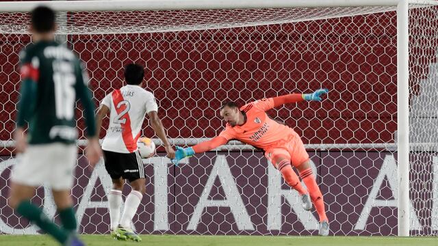 Palmeiras sorprende a River en la cancha de Independiente. (Foto: REUTERS/Juan Ignacio Roncoroni)