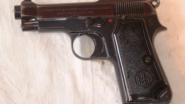 El arma secuestrada al hombre detenido