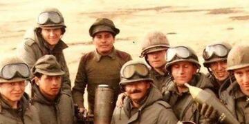 Martín Raninqueo, el músico mapuche que combatió en Malvinas.