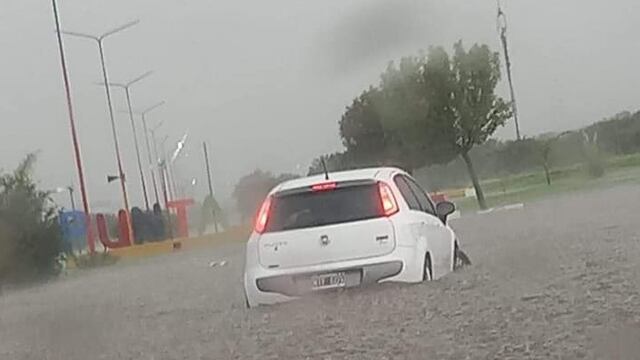 La ciudad puntana e La Punta fue castigada por una intensa lluvia.
