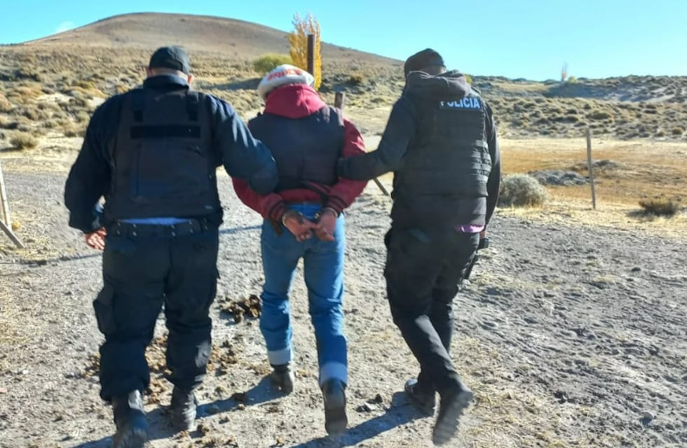 Detuvieron al acusado de haber matado a un hombre por impedir que sacrifiquen a un perro en Chubut