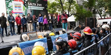 El homenaje del año pasado se llevó a cabo donde se desplomó el edificio de nueve pisos.