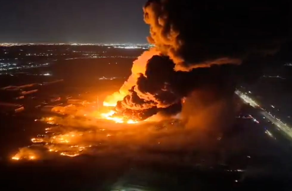 Desde el aire: los estremecedores videos de la explosión y el incendio en Ezeiza