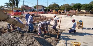 Obras en la rotonda de Bv. Yrigoyen