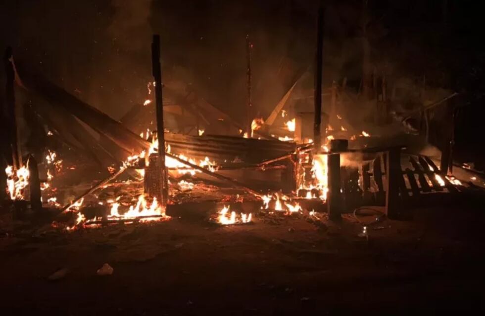 San Ignacio: una vivienda fue totalmente consumida en un incendio