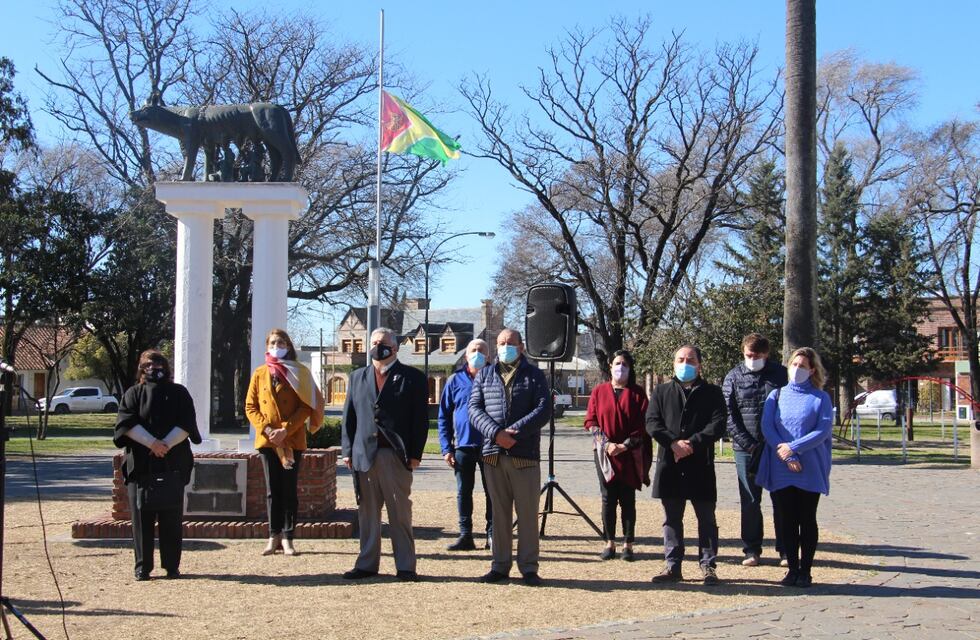Carlos Sánchez en el aniversario de la Sociedad Italiana