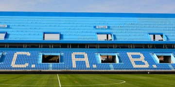 Hasta este viernes hay plazo para que los socios se pongan al día. Se vota en la Cuellar.