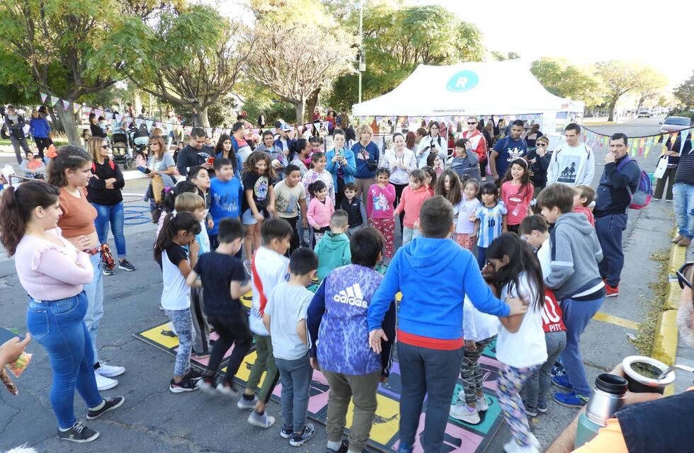 Los rosaleños acompañaron los festejos por la autonomía en Plaza Belgrano