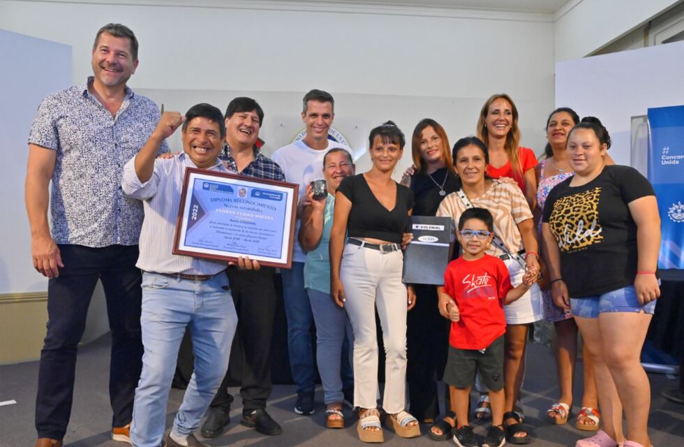 Cresto afirma que está junto a los vecinos “cambiando la realidad de los barrios concordienses”