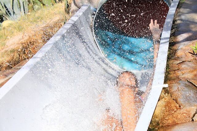 La nueva tendencia para disfrutar del verano. En la foto, el tobogán del Parque de Agua Cacheuta.