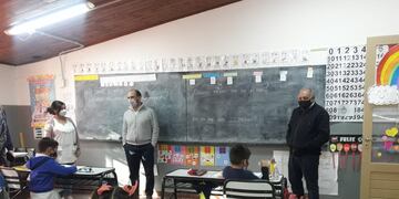 El Director General de Escuelas visitó algunos colegios del departamento de Junín. (Foto: Gentileza / Prensa Gobierno de Mendoza)