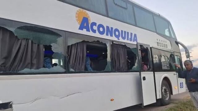 Accidente en ruta 38: Colectivo y camión tabacalero chocan en La Cocha.