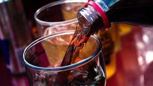 El impactante truco de TikTok para mantener el gas en las bebidas.