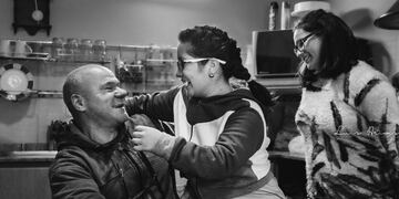 Víctor Pastor, Eliana Francese y sus hijas de Arroyito