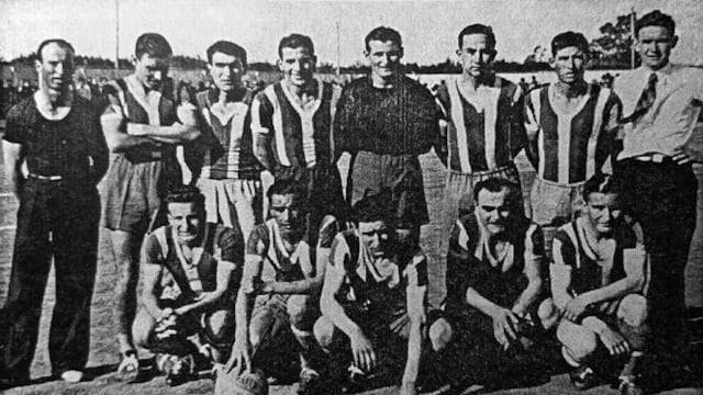 Rosario Puerto Belgrano (1938). Parados: Cantón, Blanco, Garaventa, Sánchez, Barrios, Reggiardo, Pérez y Bonomi
Hincados: Ruescas, Hurinich, Álvarez, Albanesi y Hernández.