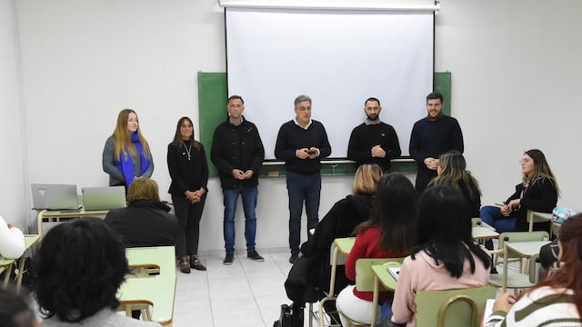 Comenzó la formación de “Operario y Operaría Industrial”