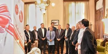 La provincia presentó tres opciones de canastas navideñas accesibles, con precios que comienzan desde $5.499.