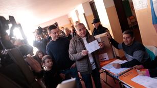 Luis Juez votó en la Escuela San Luis Gonzaga.