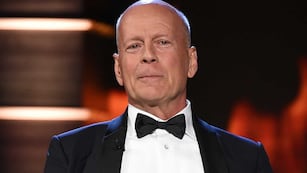 Bruce Willis reapareció en público con una conmovedora foto familiar en medio de su enfermedad.