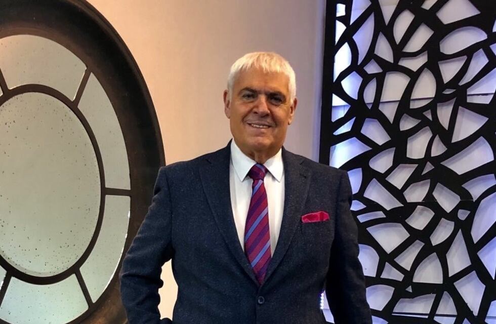 Carlos Bermejo se reunió con concejala y asoma como periodista candidato