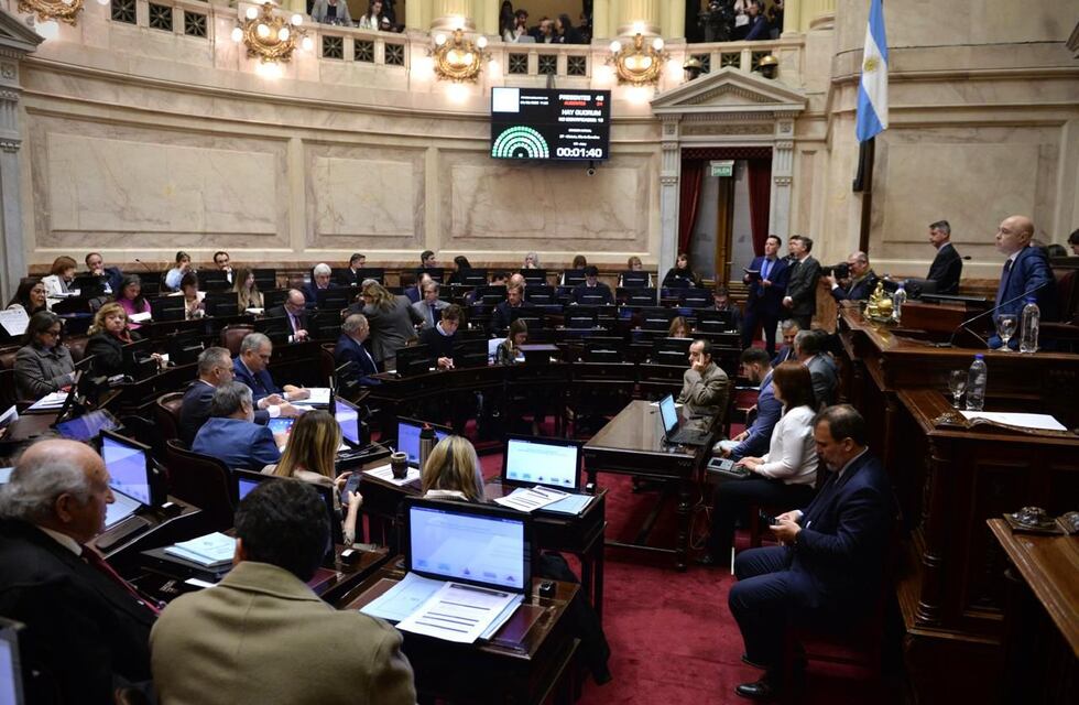 Otro revés para Milei: la oposición aprobó una reforma que limita los DNU y empodera al Congreso