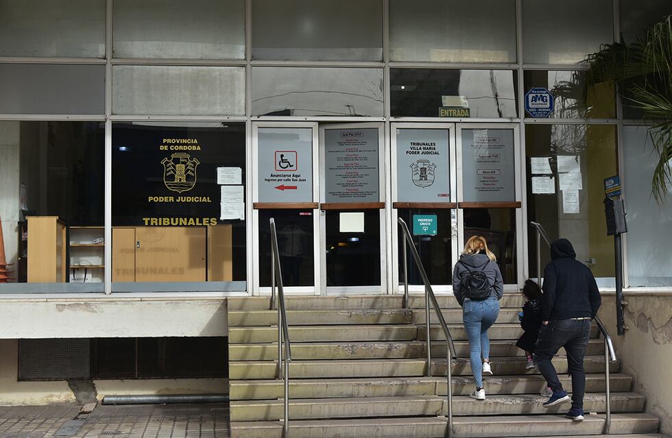 Nuevas denuncias contra el profesor de Villa Nueva: cuatro alumnas lo acusan de abuso sexual